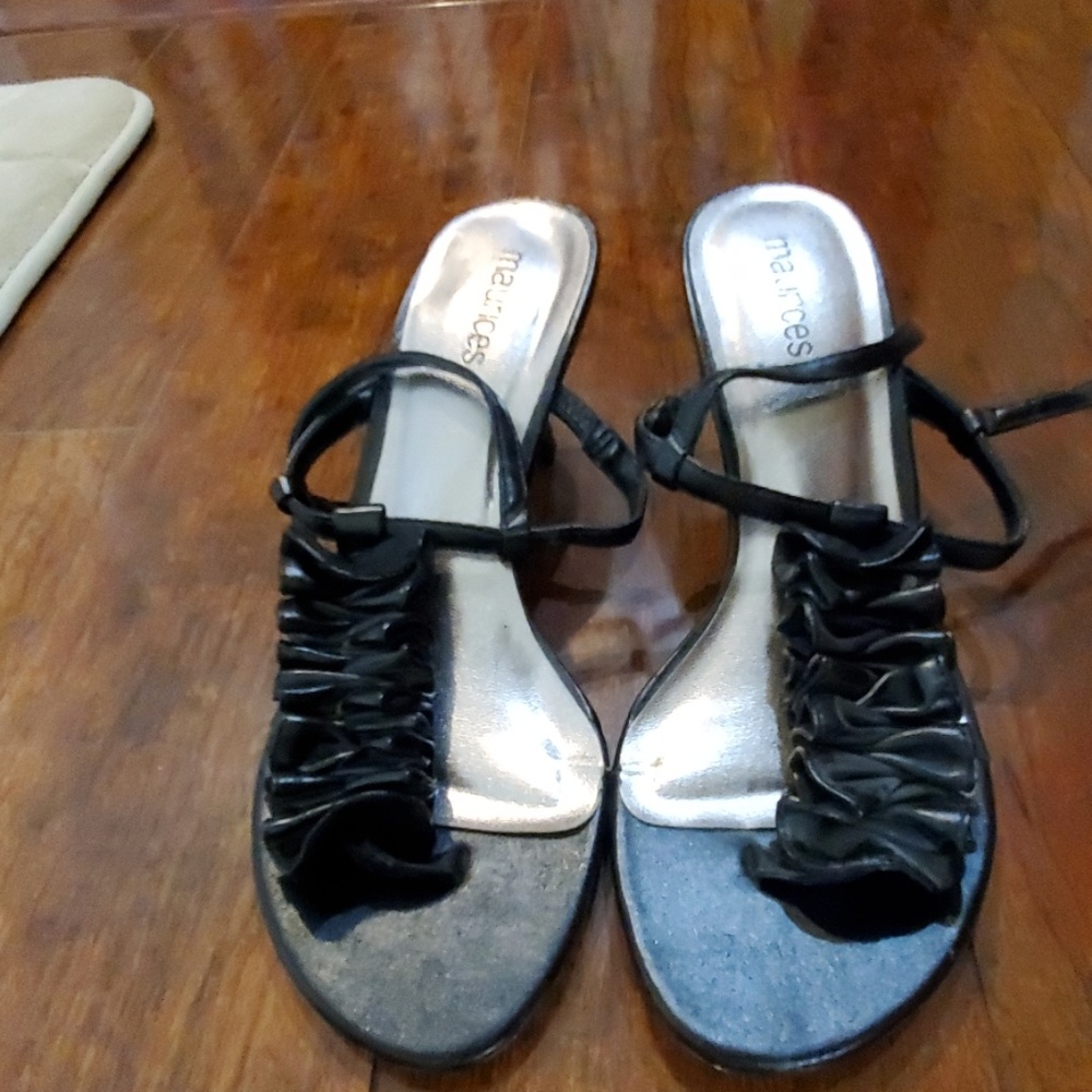Heels - Picture 3 of 3
